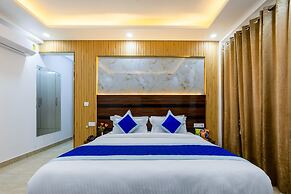 The Empire Hotel Near Dlf Golf course