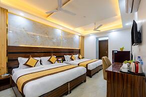 The Empire Hotel Near Dlf Golf course