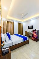 The Empire Hotel Near Dlf Golf course