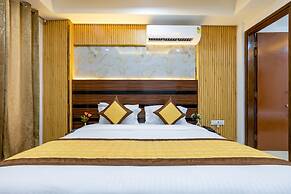 The Empire Hotel Near Dlf Golf course
