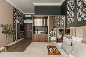 White Lotus by Fragola Collection