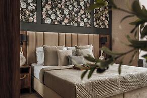 White Lotus by Fragola Collection