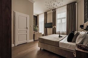 White Lotus by Fragola Collection