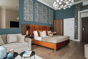 White Lotus by Fragola Collection