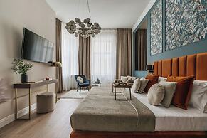 White Lotus by Fragola Collection