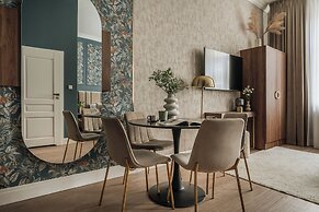 White Lotus by Fragola Collection