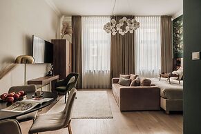 White Lotus by Fragola Collection