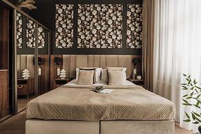 White Lotus by Fragola Collection