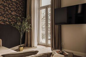 White Lotus by Fragola Collection