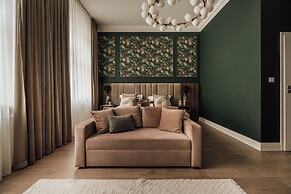 White Lotus by Fragola Collection