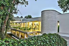 Forest Beach Hotel