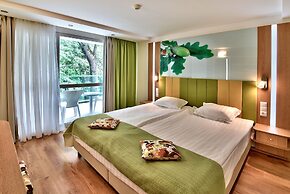 Forest Beach Hotel