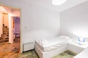 Aegean Whisper Home
