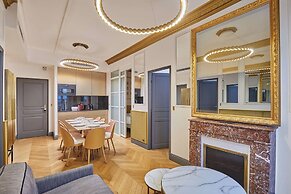 Sublim Ac-3 BDR Montaigne/arc de Triomphe