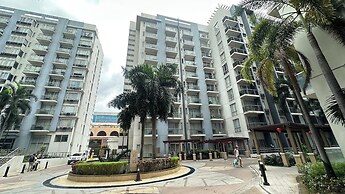 One Palm Tree Villas at Newport