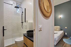 Sublime Flat Paris Bois de Vincennes by Studio Prestige