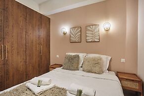 Sublime Flat Paris Bois de Vincennes by Studio Prestige