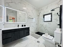Vilamoura Summer Villa by Homing