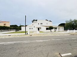 Vilamoura Summer Villa by Homing