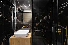 Calma Luxury Suites