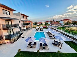 Calma Luxury Suites