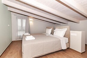 helichrysum lofts