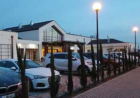 M Club Hotel