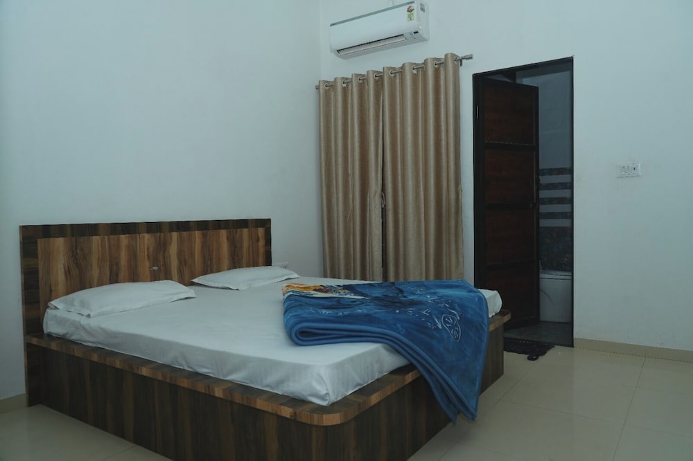 Hotel Vidya Dham Vrindavan