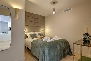 Superb AC Apartment Champs de Mars Eiffel Tower