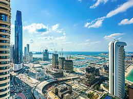 Sea View Retreat with Ain Dubai