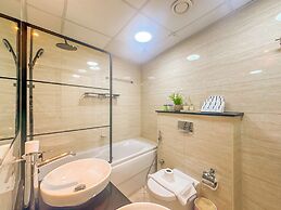 Sea View Retreat with Ain Dubai
