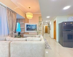 Sea View Retreat with Ain Dubai