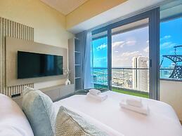 Sea View Retreat with Ain Dubai