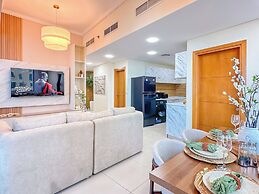 Sea View Retreat with Ain Dubai