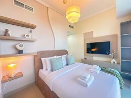 Sea View Retreat with Ain Dubai