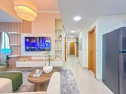 Sea View Retreat with Ain Dubai