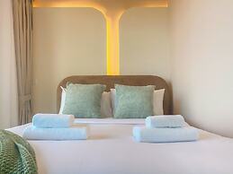 Sea View Retreat with Ain Dubai