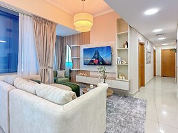 Sea View Retreat with Ain Dubai