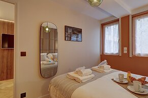 Apartment AC Champs de Mars Eiffel Tower by Studio Prestige