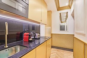 Superbe Flat With AC Champs Elysees Av Montaigne
