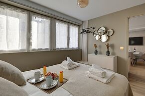 Sublime AC Apartment Eiffel Tower Champs de Mars