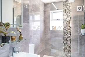Townhouse Harbour Retreat