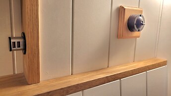 Plank Bridge Shepherds Hut in Orchard - Peaceful Escape for Two