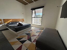 NOMADIK HOSTEL