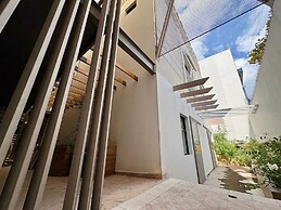 NOMADIK HOSTEL