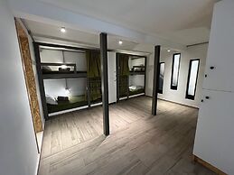 NOMADIK HOSTEL