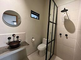 NOMADIK HOSTEL