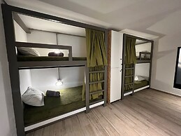 NOMADIK HOSTEL