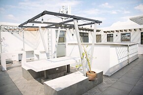 NOMADIK HOSTEL
