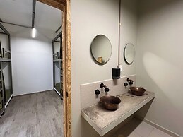 NOMADIK HOSTEL